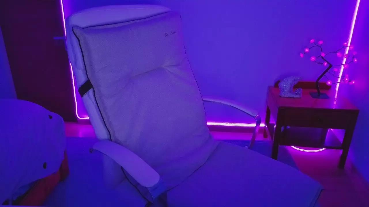 Offline Basy8 on Cam4