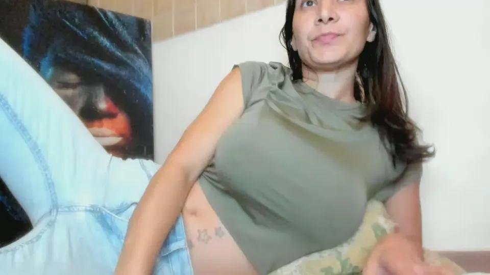 Offline Biatriss on Cam4