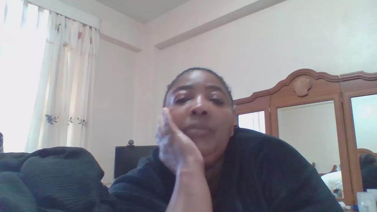 Offline bigpussylipsx53 on Cam4