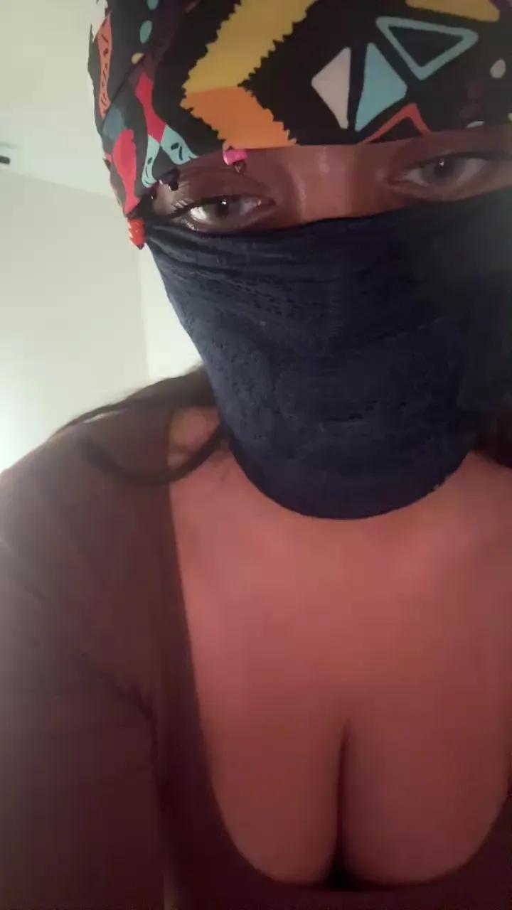 Offline Bilinda31 on Cam4