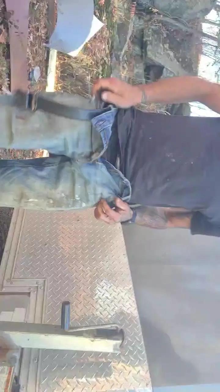 Offline Boy4183 on Cam4