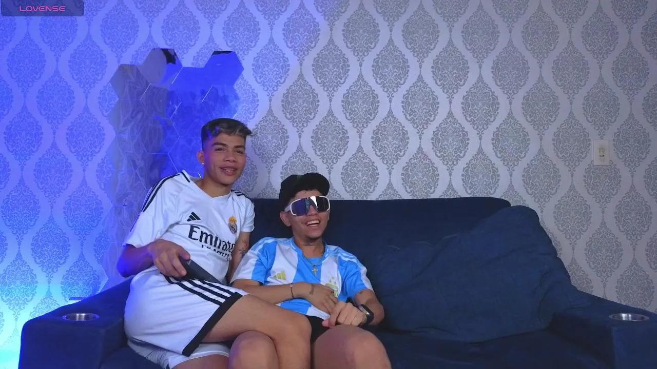 Offline BoySlim2025 on Cam4