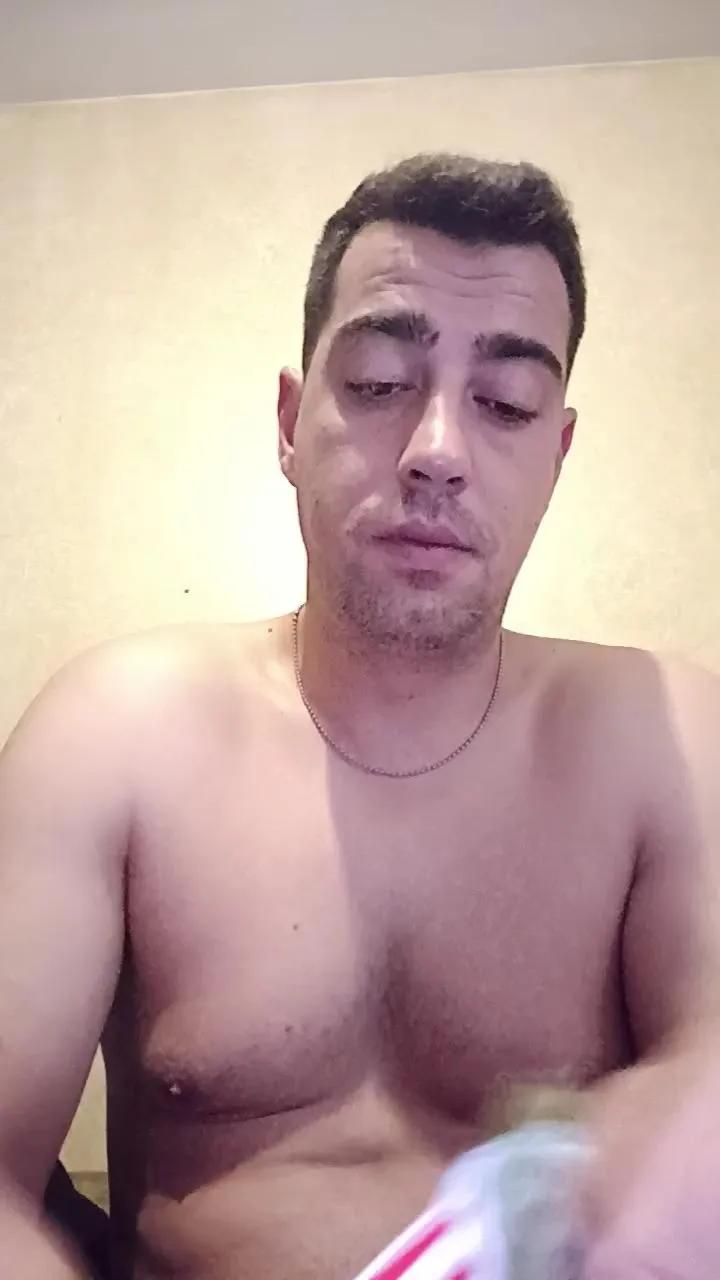 Caballero23H — Freechat on Cam4