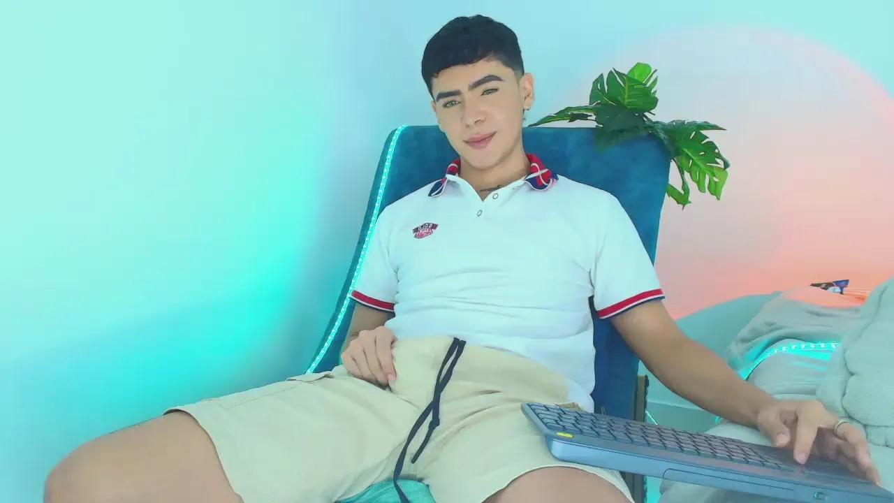 Offline CamiiGuzman on Cam4