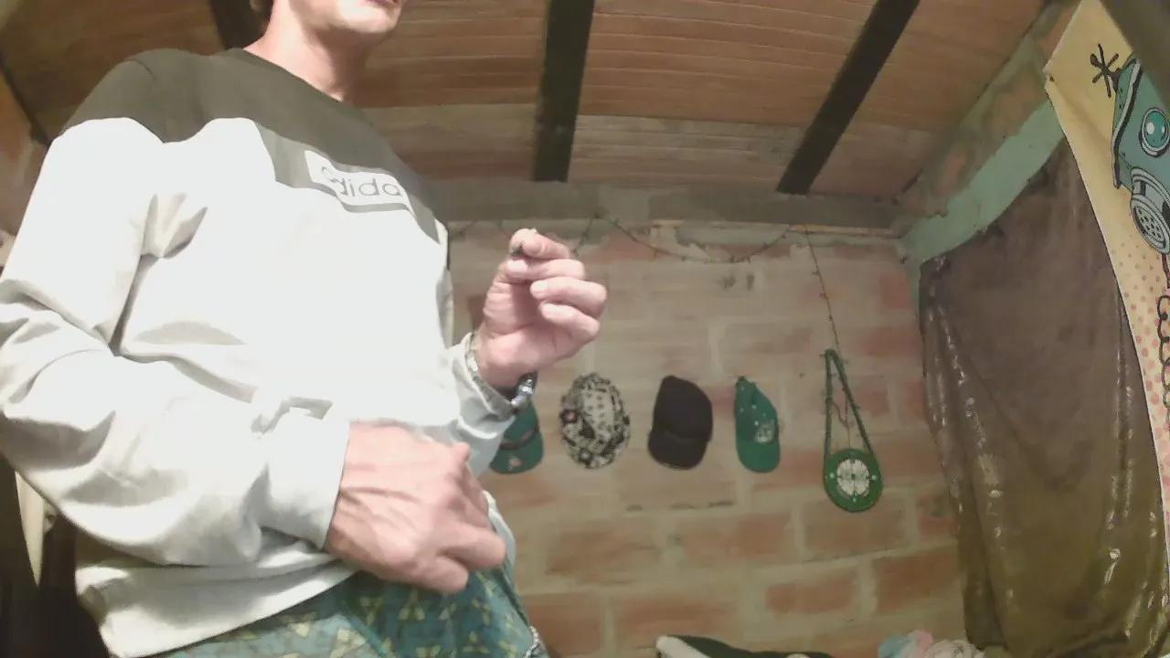 Offline carlos9180 on Cam4