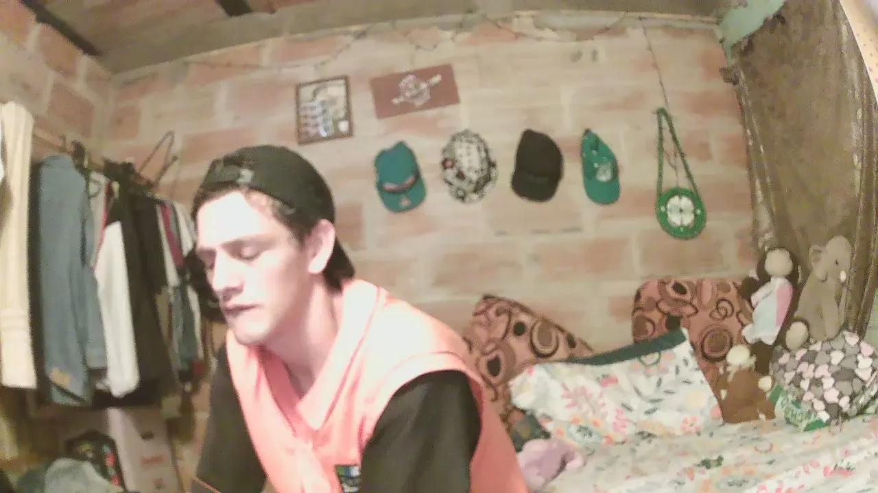 Offline carlos9180 on Cam4