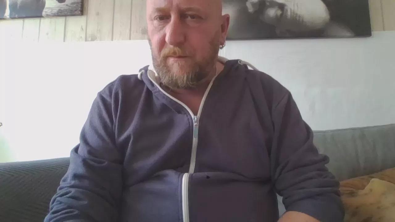 Offline chillyco1 on Cam4