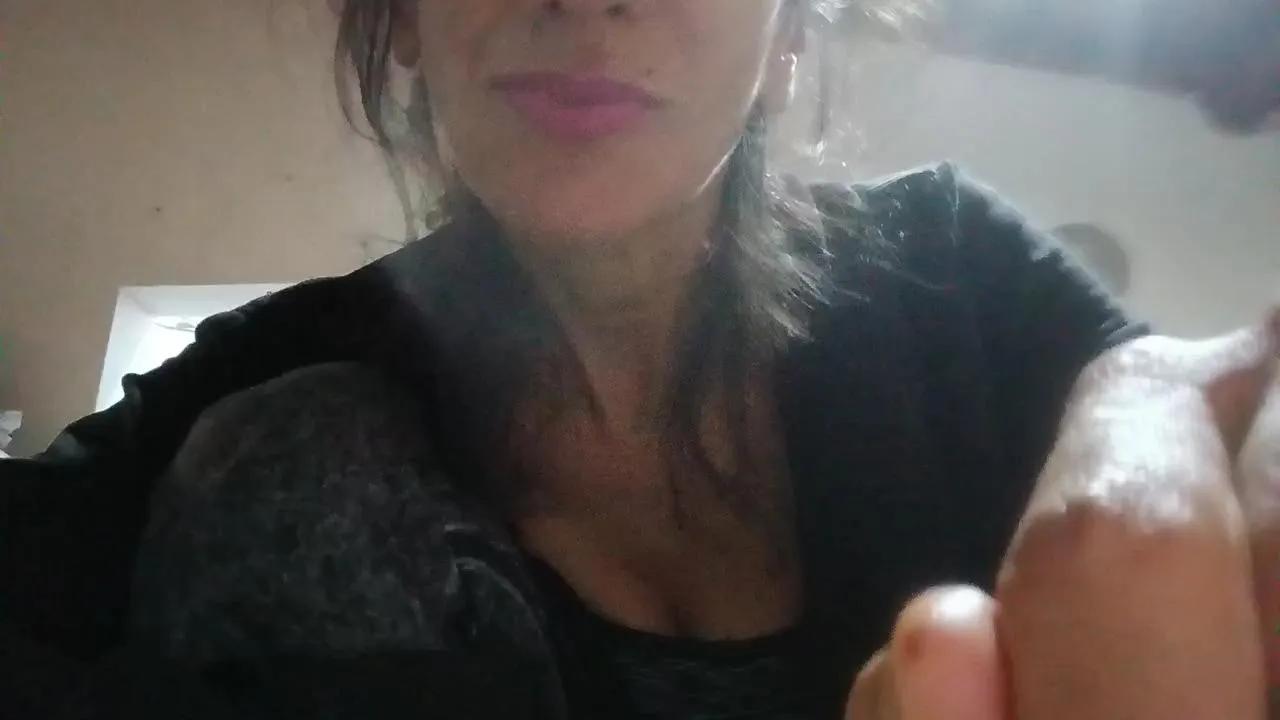 chinitaa333 — Freechat on Cam4