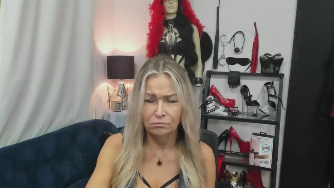 Offline crystal__xxx on Cam4