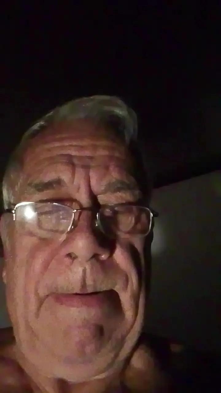 Offline Cummer51 on Cam4