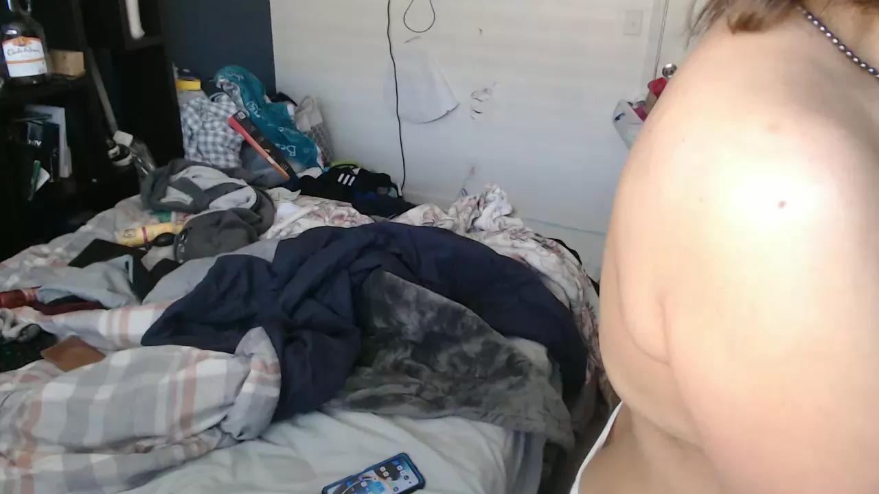 Offline DaniDebauchery on Cam4