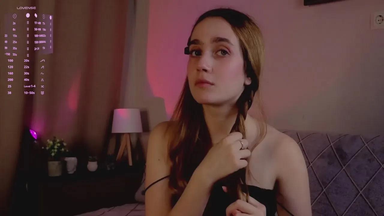 DollyGearing on Cam4 