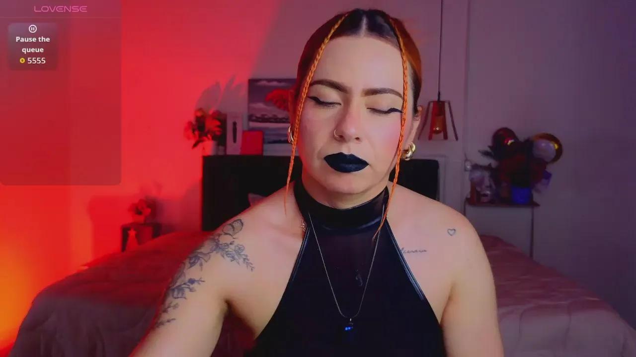 Offline Dulcecharlottee on Cam4