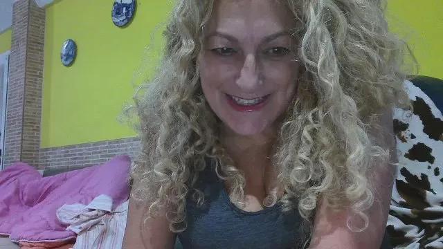 Offline EllaSola69 on Cam4