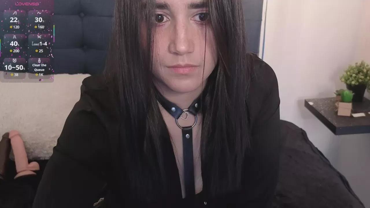 Offline elowen_halley1 on Cam4