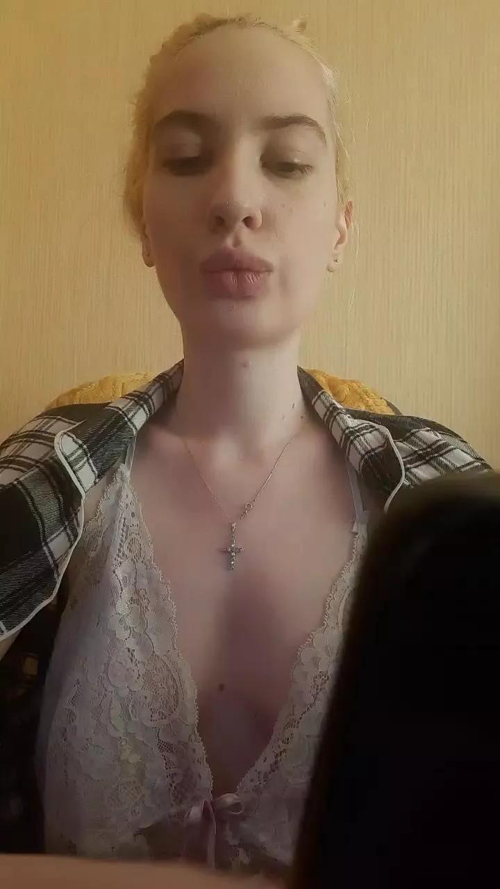 Offline Elzakom on Cam4