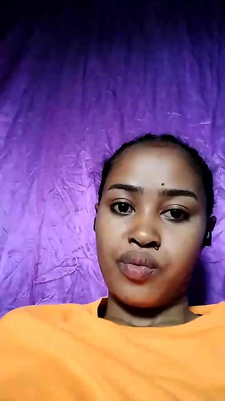 Freechat fatou18 on Cam4