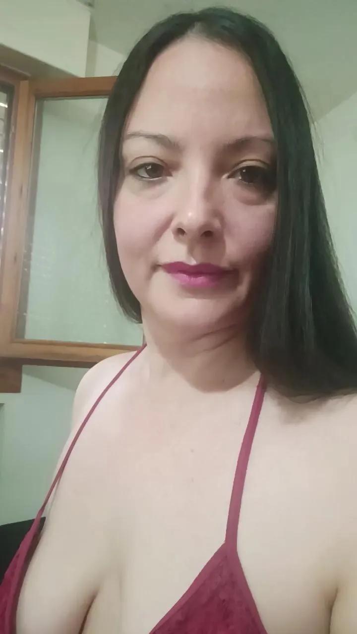 Cam4 FoxySpanks is Freechat FoxySpanks — #amateur #spanking #pussy #cum #pee #hairy #bbw