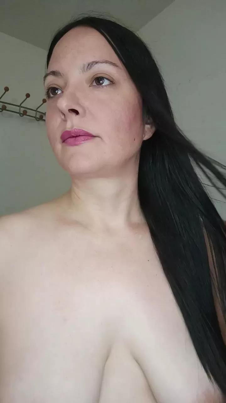 Offline FoxySpanks on Cam4