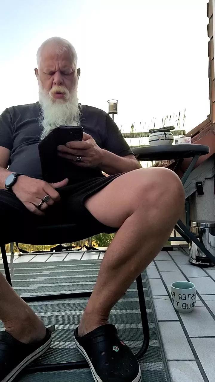 Offline germanman66 on Cam4