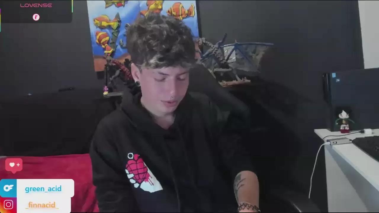 Offline Green_acid on Cam4