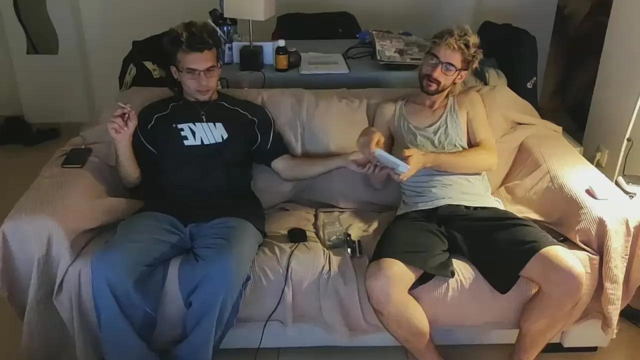 Offline GuilleYLeo on Cam4