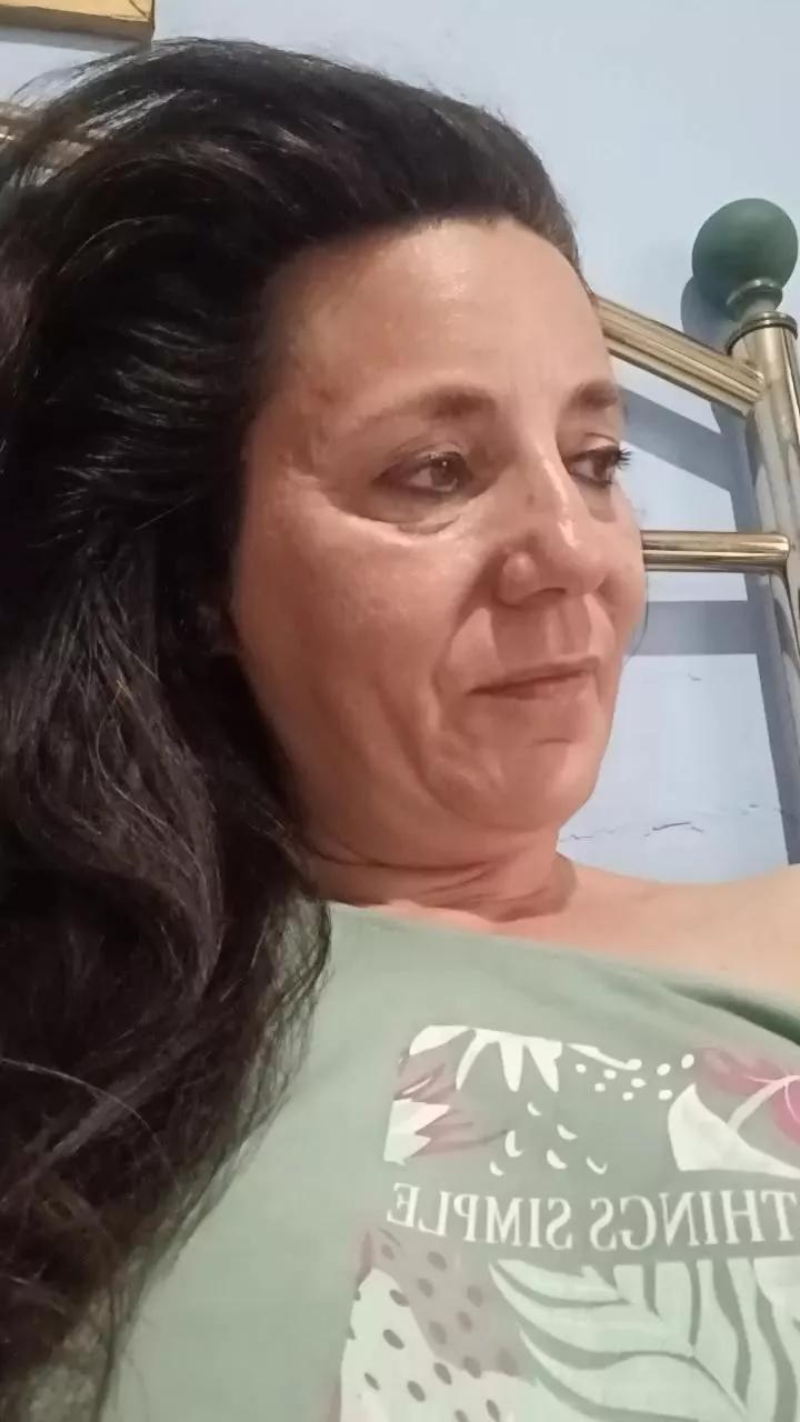 Offline HAIRYPUSSYLIPS on Cam4