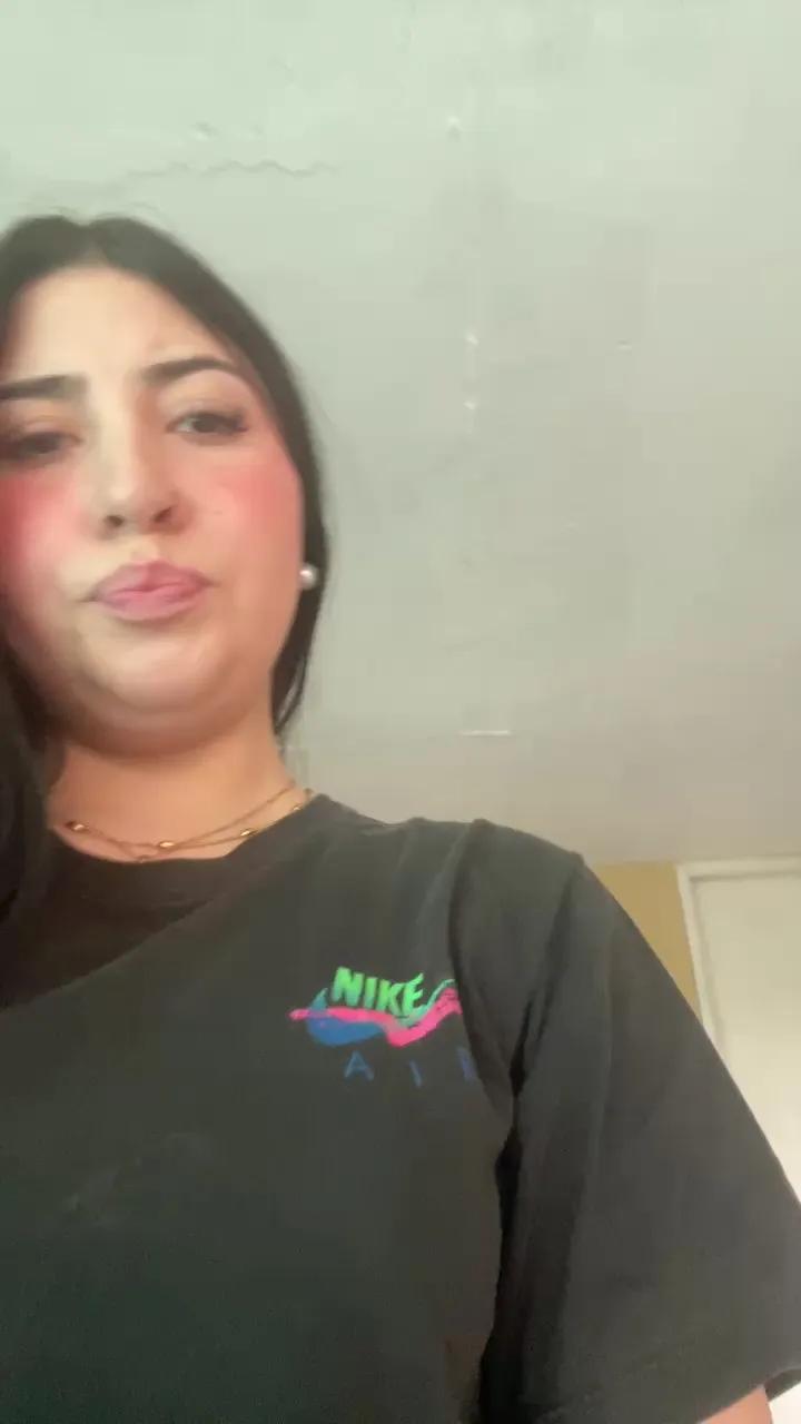 Offline hottll2 on Cam4