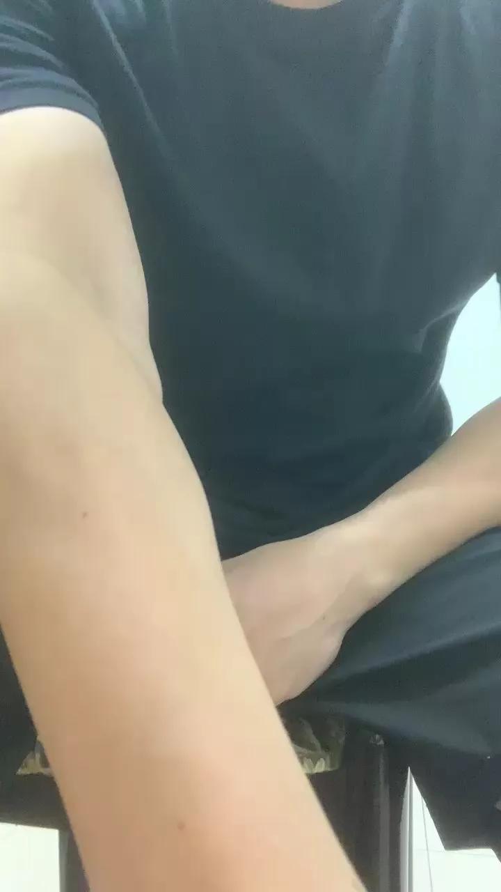 Offline iii_dh_iii on Cam4