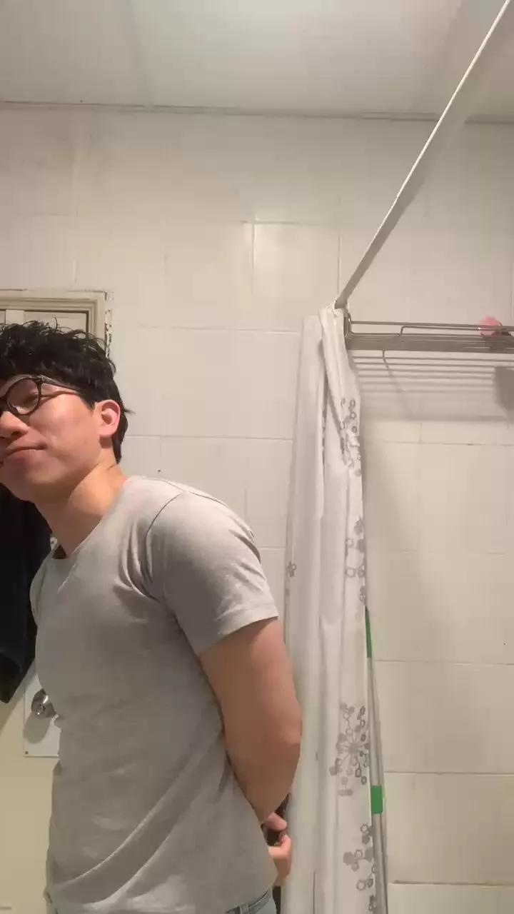 Offline iii_dh_iii on Cam4