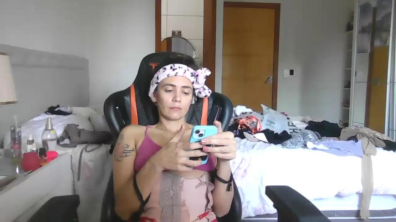 Offline INTHETOILET on Cam4