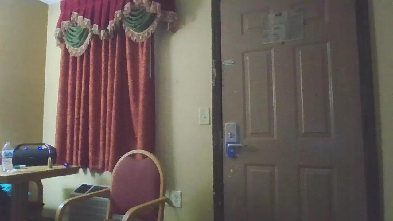 Offline itallion089 on Cam4