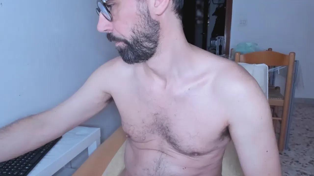 Offline italysexyman on Cam4