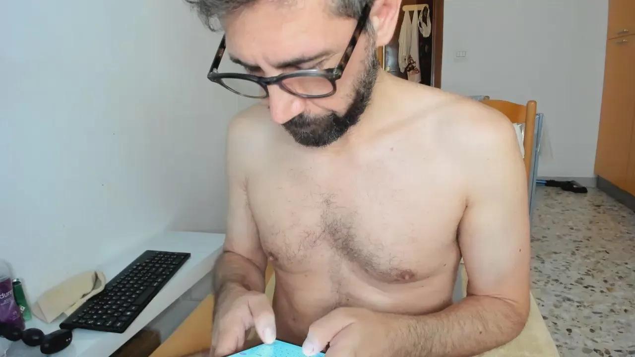 Offline italysexyman on Cam4