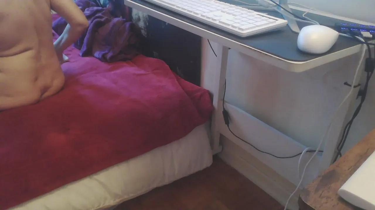 Offline JANININA on Cam4