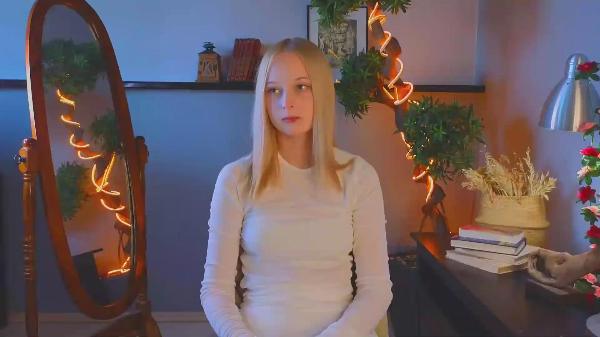 Freechat JeanieBeynon on Cam4