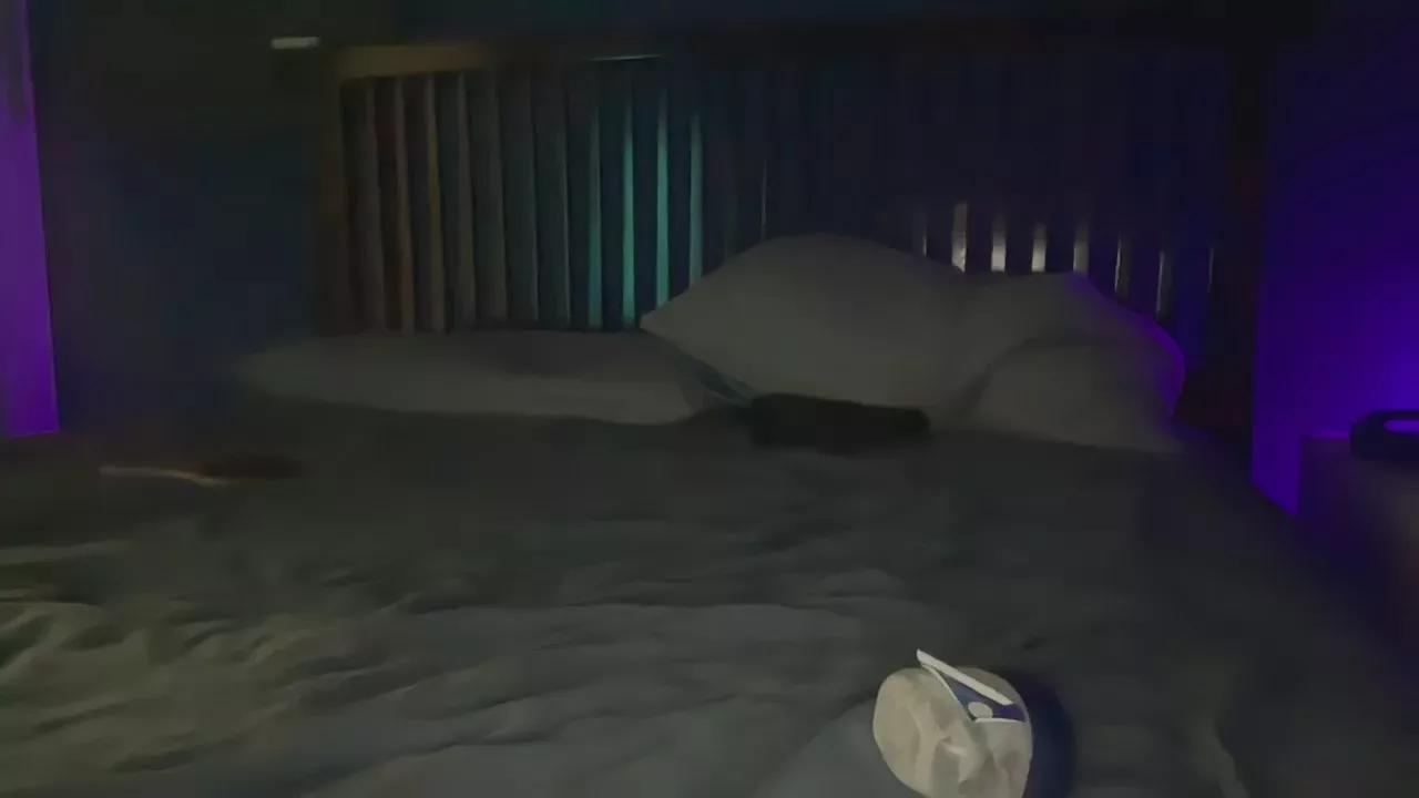 Offline JimAna on Cam4