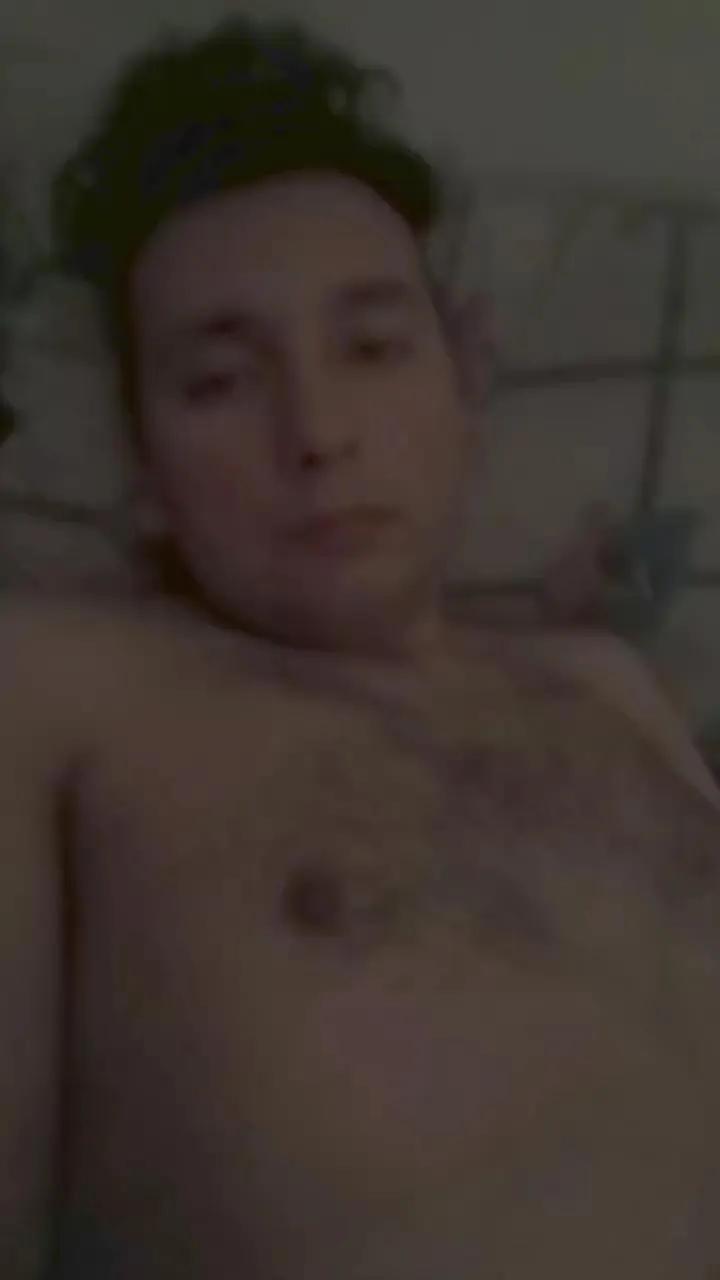 Offline JoeGol96 on Cam4
