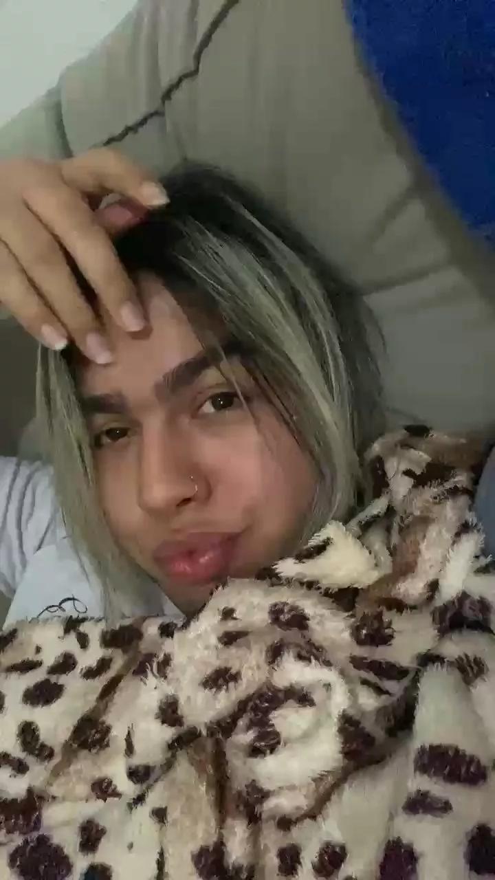 Offline Juju6999 on Cam4