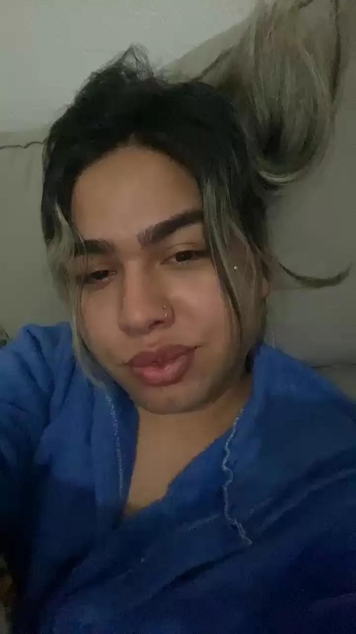 Offline Juju6999 on Cam4