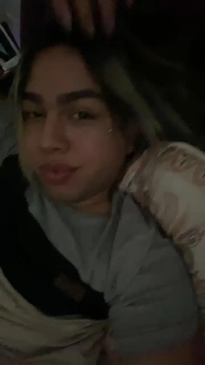 Offline Juju6999 on Cam4