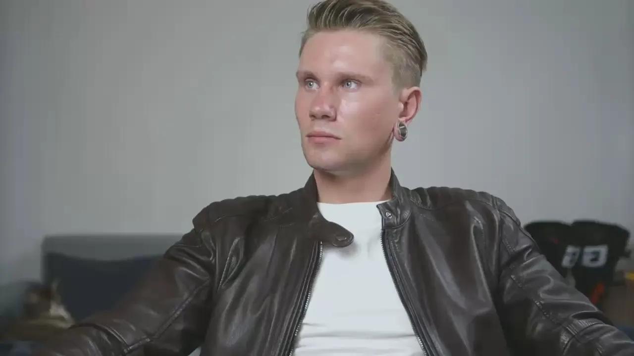 Offline kevin_park on Cam4