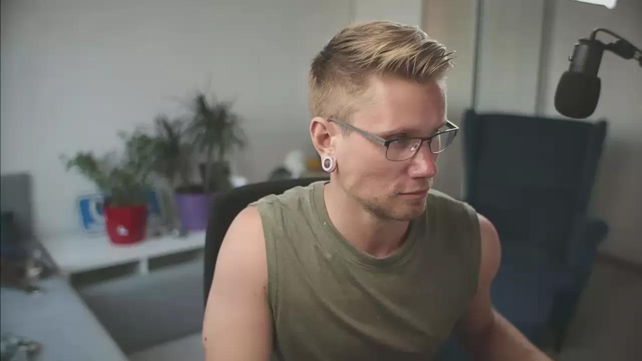 Offline kevin_park on Cam4