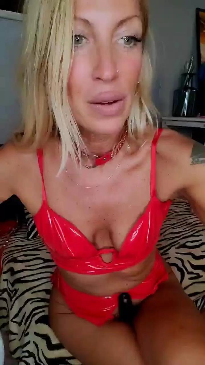 Offline Ladyblue on Cam4