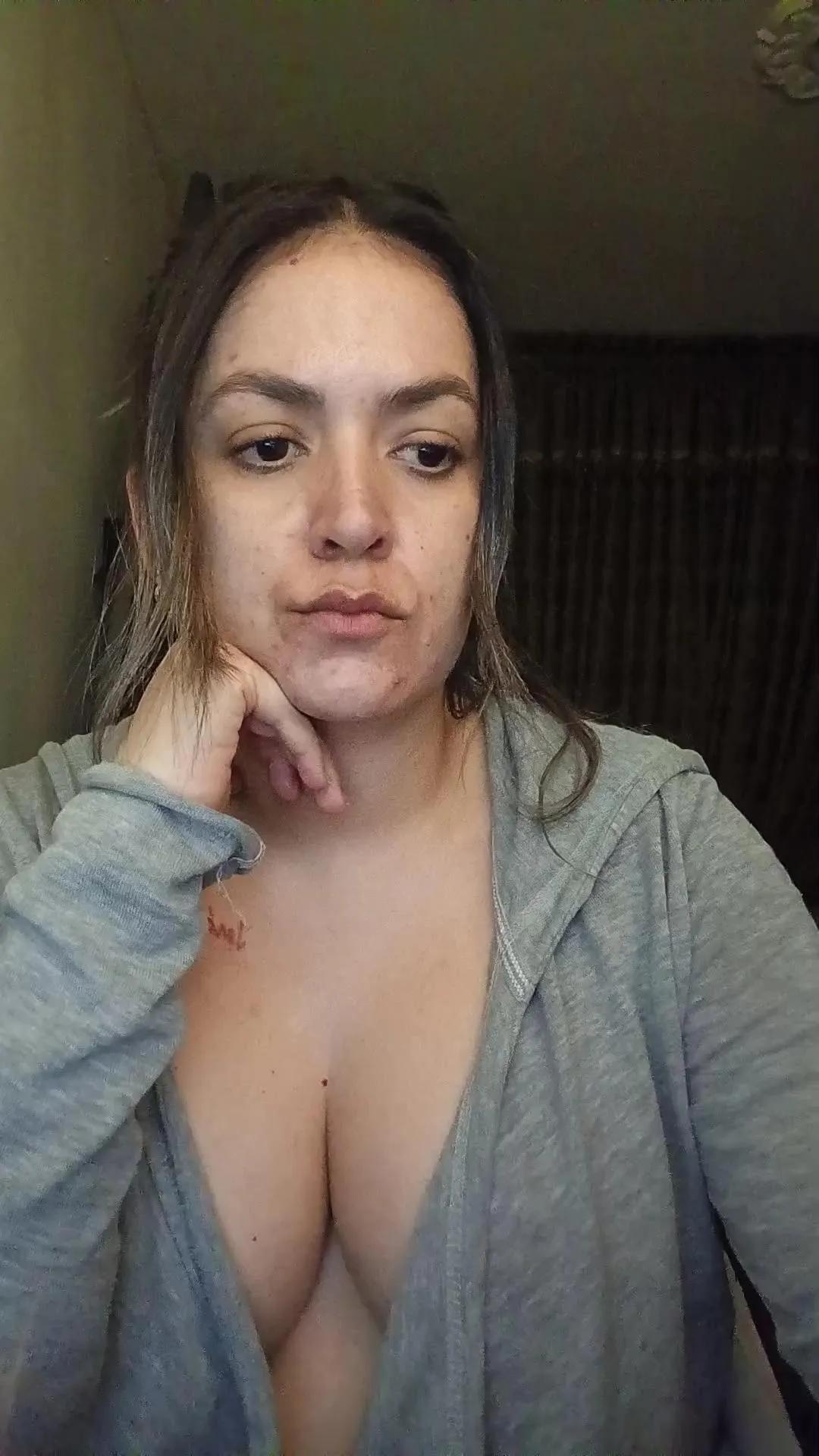 Offline ladykyhara on Cam4