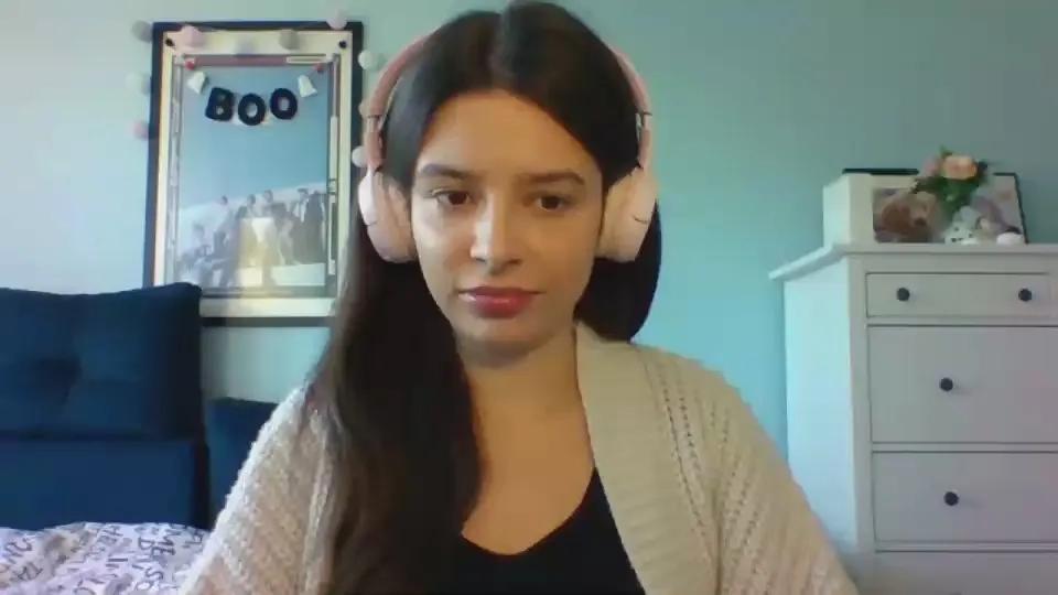 Offline LariceSweetgirl on Cam4