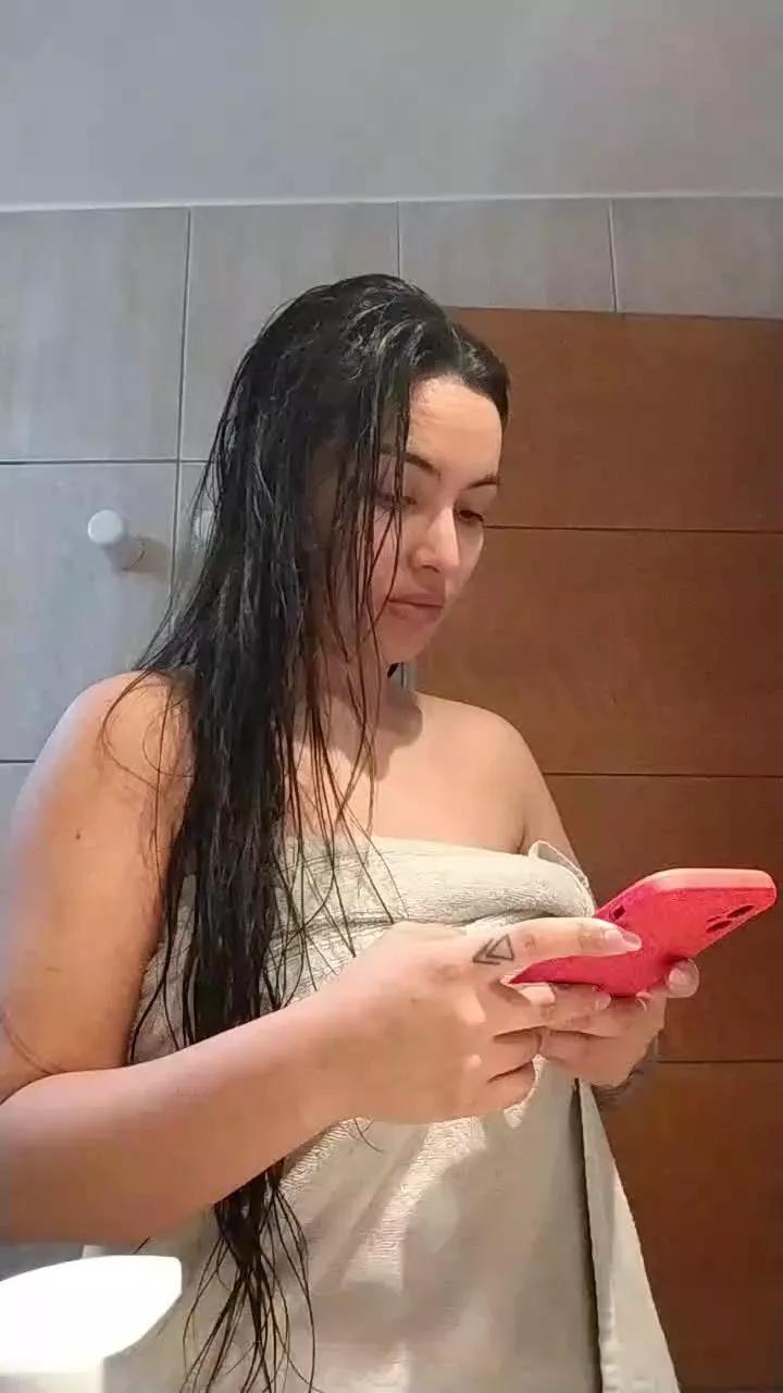 Offline Latinaakita4 on Cam4