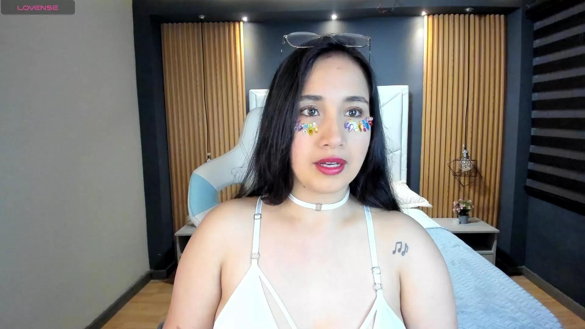 Offline LauRoberts on Cam4