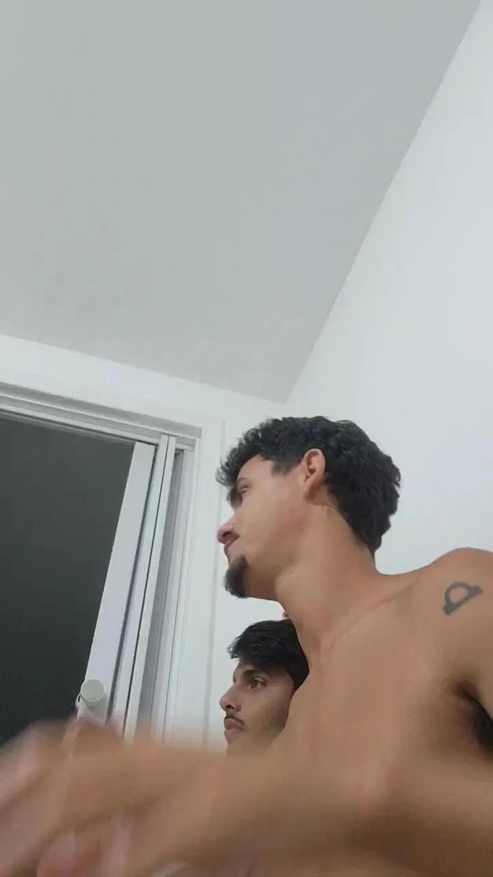 Offline Levi_Henrique on Cam4