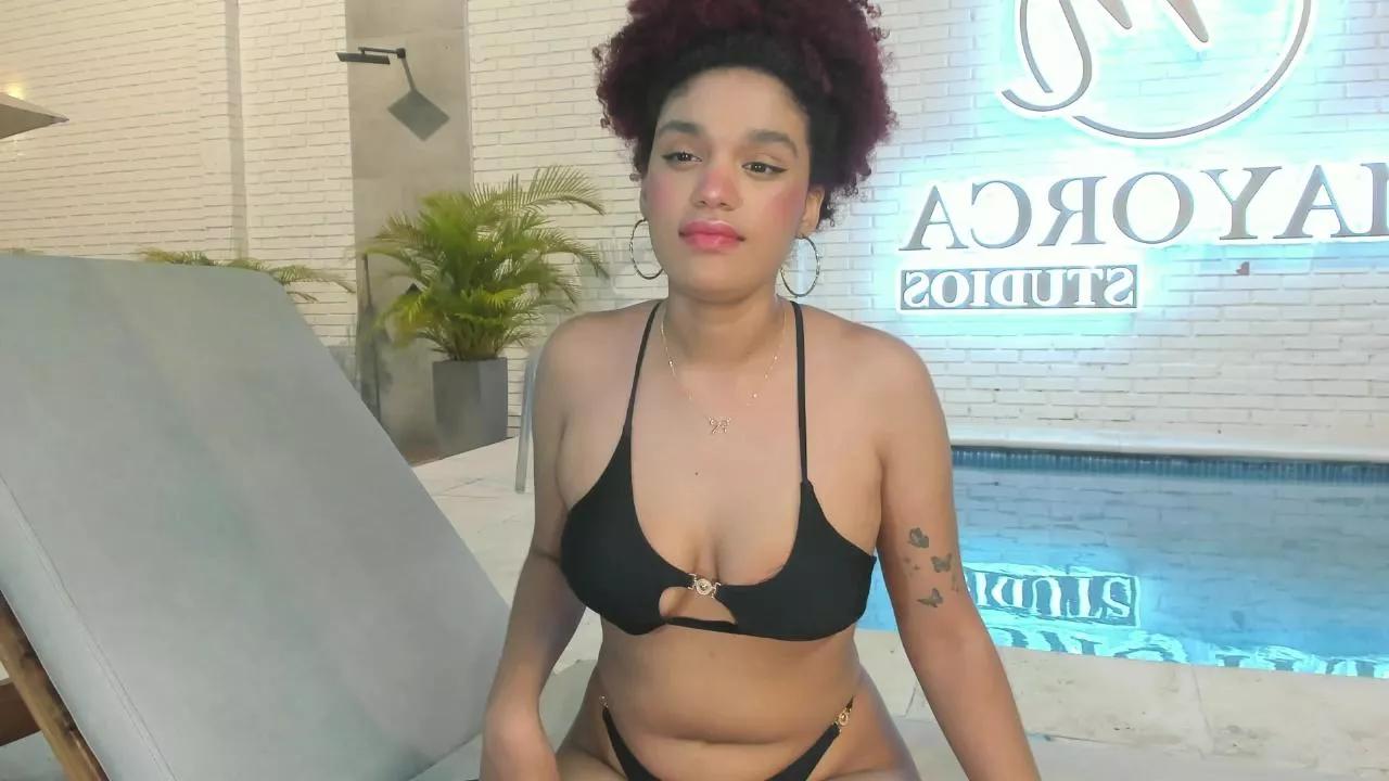 Offline LolaDupont on Cam4